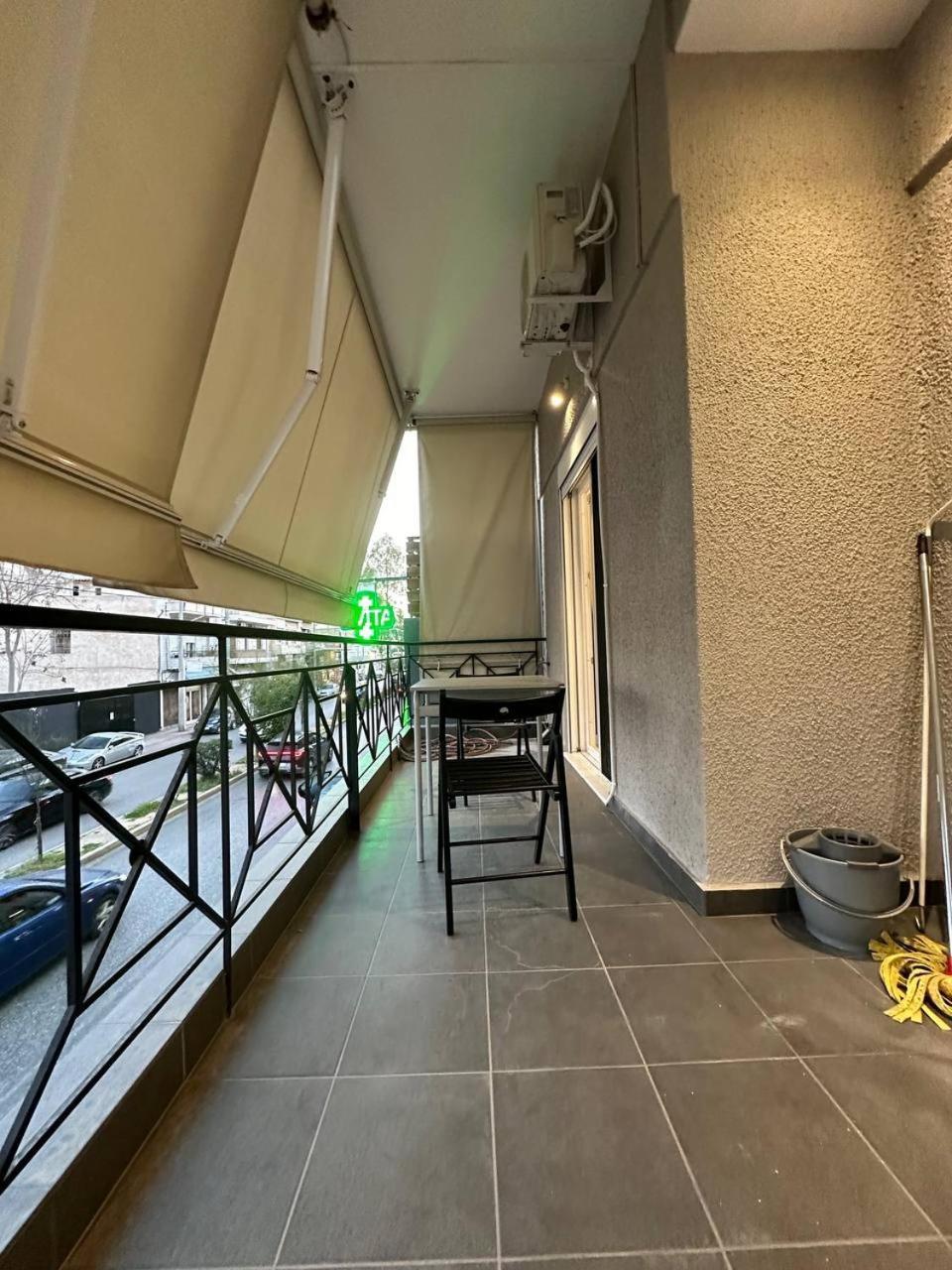 Warm And Modern Brand New Apartment Piraeus Exterior photo