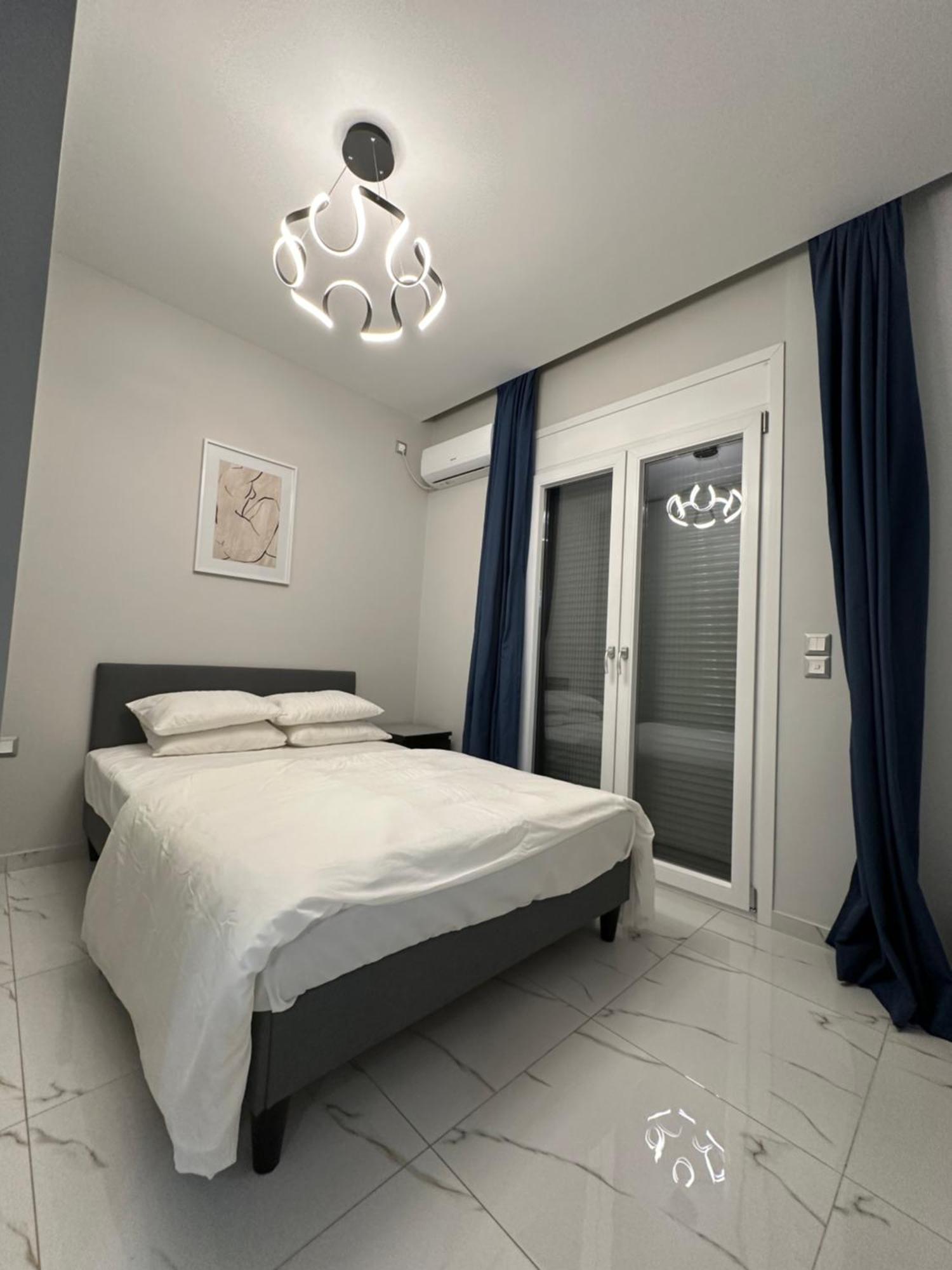 Warm And Modern Brand New Apartment Piraeus Exterior photo